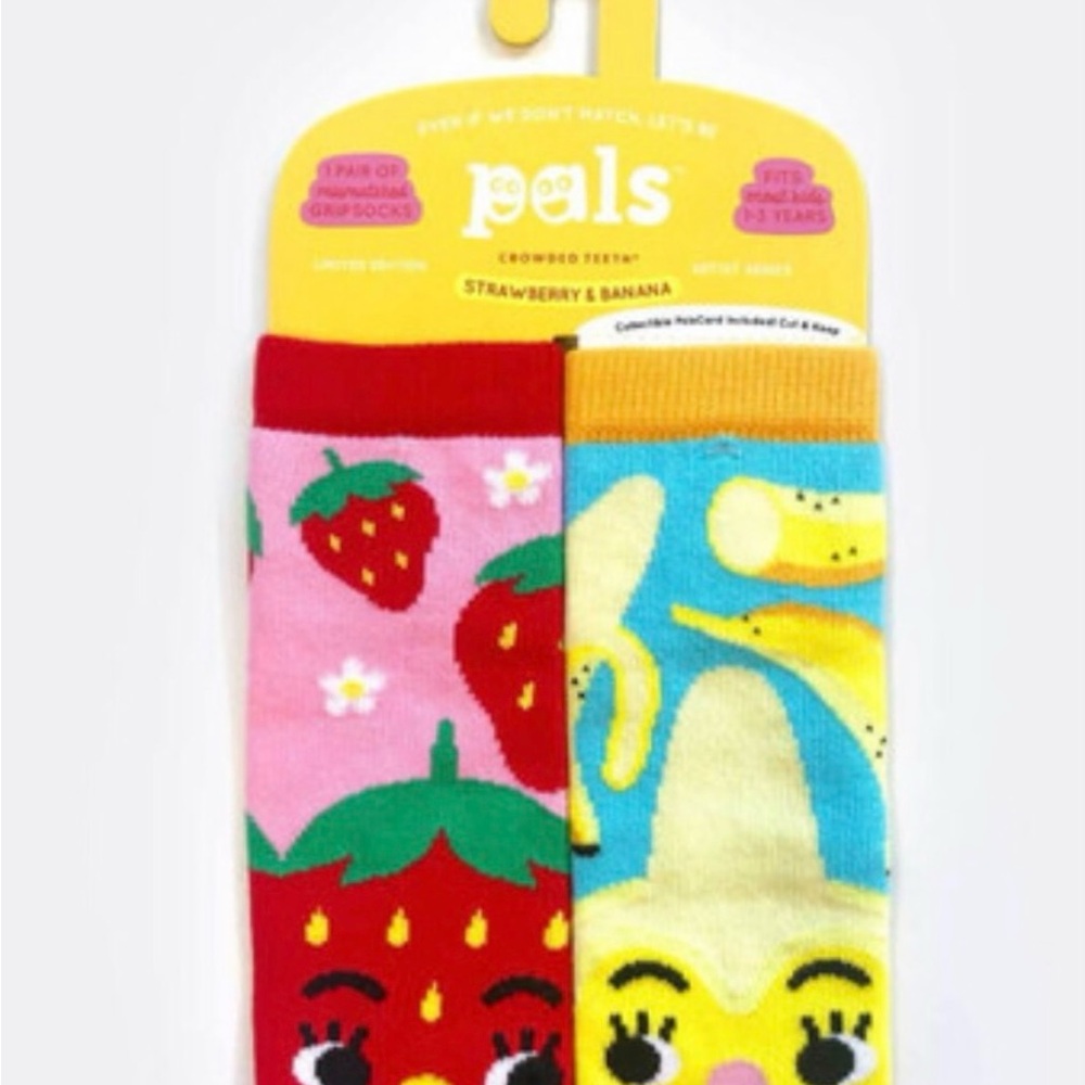 NWT PALS Toddler Strawberry and Banana mismatched grip socks - age 1-3